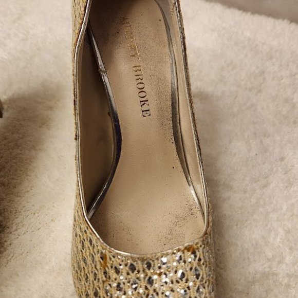 Audrey Brooke Metallic and Lace Peep Toe Heel - Picture 5 of 8